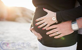 为什么女性进行试管婴儿要尽早？