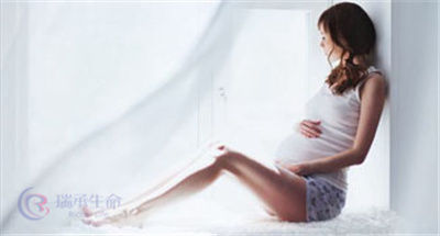 多囊卵巢综合症患者该不该直接选择试管婴儿？