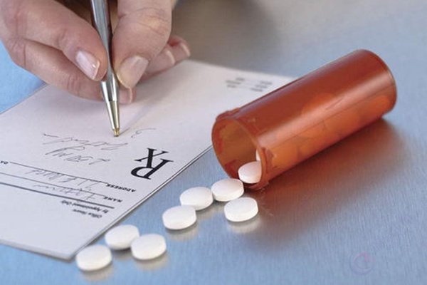 做试管婴儿前吃避孕药的目的是什么？服用避孕药时有哪些注意事项?