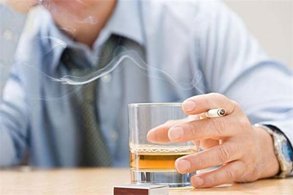 比大龄生育更可怕的是男性不良习惯，会导致试管成功率下降或失败！