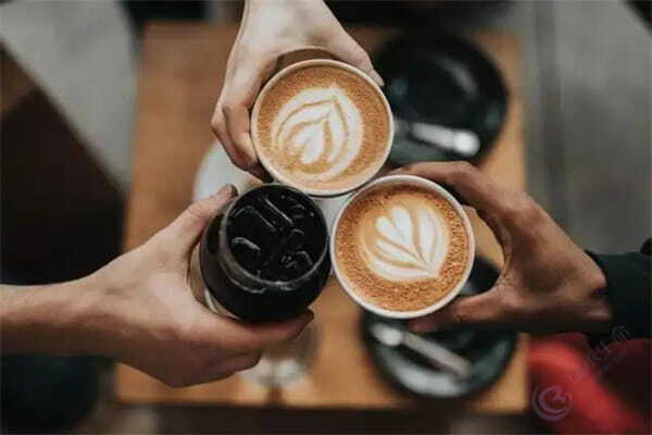 每天一杯“续命水”，竟成了好孕拦路虎？长期喝咖啡对备孕与试管的影响全揭秘！