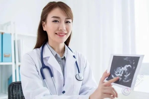 试管移植后，身体有哪些“神秘暗号”？揭秘胚胎着床的真实感觉，让你不再瞎焦虑！